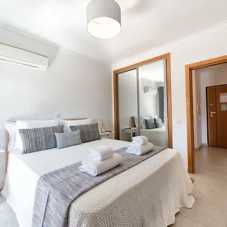 Апартаменти By The Sea - Ar *